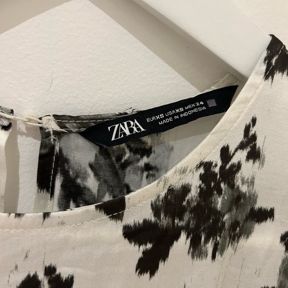 Zara long sleeve black and white printed dress - Picture 3 of 3